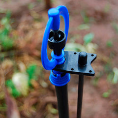 Aspersor P5 com Pinça + Duas Anilhas de Garra + Tubo PELBD de 16 mm (42 cm) + Joelho Duplo de 1/2" - Unitário